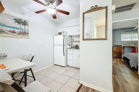 House in Largo, Florida 1 bedroom, 50.54 sq.m. № 2096567 - photo 9