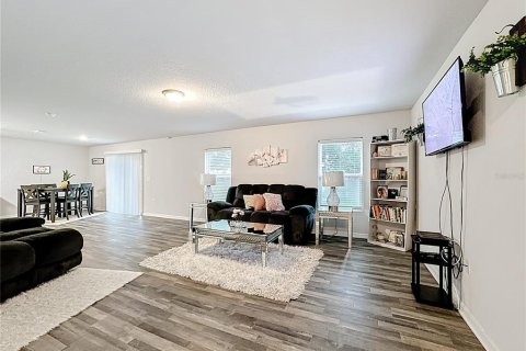 Casa en venta en Kissimmee, Florida, 4 dormitorios, 223.34 m2 № 1918424 - foto 5