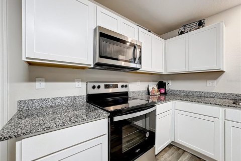 Casa en venta en Kissimmee, Florida, 4 dormitorios, 223.34 m2 № 1918424 - foto 11