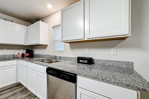 Casa en venta en Kissimmee, Florida, 4 dormitorios, 223.34 m2 № 1918424 - foto 12