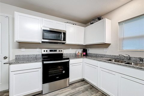 Casa en venta en Kissimmee, Florida, 4 dormitorios, 223.34 m2 № 1918424 - foto 10