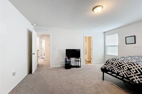 Casa en venta en Kissimmee, Florida, 4 dormitorios, 223.34 m2 № 1918424 - foto 25