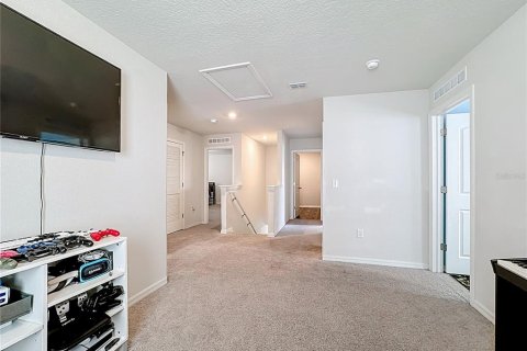 Casa en venta en Kissimmee, Florida, 4 dormitorios, 223.34 m2 № 1918424 - foto 21
