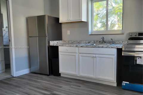 Коммерческая недвижимость в Майами, Флорида 1 спальня, 37.16м2 № 1962355