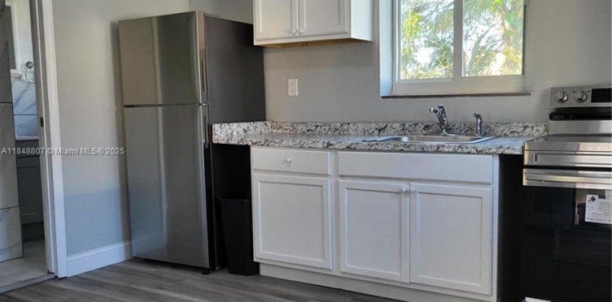 Коммерческая недвижимость в Майами, Флорида 1 спальня, 37.16м2 № 1962355