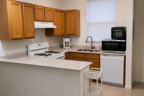 Condo in Gainesville, Florida, 2 bedrooms  № 2213180 - photo 8