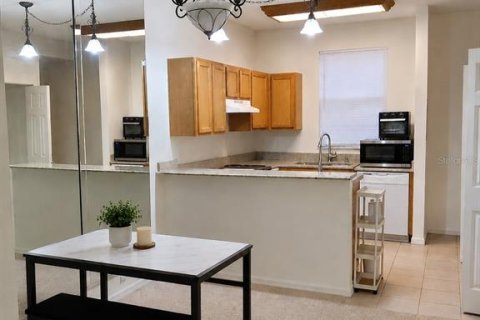 Condo in Gainesville, Florida, 2 bedrooms  № 2213180 - photo 7