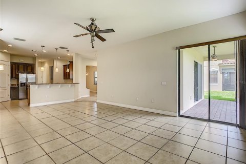 House in Orlando, Florida 5 bedrooms, 309.36 sq.m. № 1854318 - photo 16