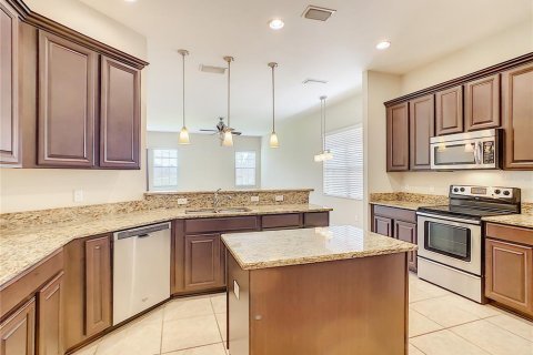 House in Orlando, Florida 5 bedrooms, 309.36 sq.m. № 1854318 - photo 10