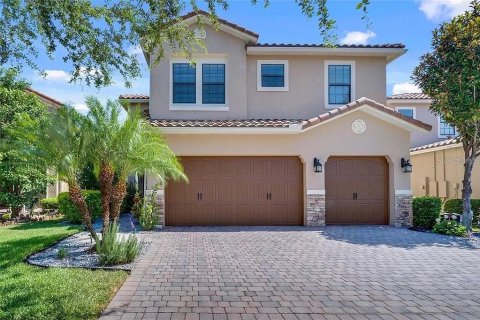 House in Orlando, Florida 5 bedrooms, 309.36 sq.m. № 1854318 - photo 1