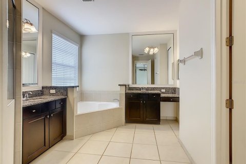 House in Orlando, Florida 5 bedrooms, 309.36 sq.m. № 1854318 - photo 27