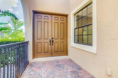House in Orlando, Florida 5 bedrooms, 309.36 sq.m. № 1854318 - photo 7