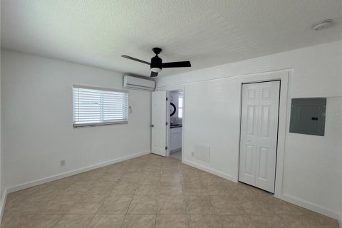 Studio in Treasure Island, Florida № 1659003 - photo 13