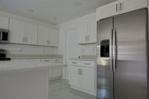 Villa ou maison à vendre à Fort Myers, Floride: 4 chambres, 145.48 m2 № 1942611 - photo 12