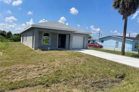 Villa ou maison à vendre à Fort Myers, Floride: 4 chambres, 145.48 m2 № 1942611 - photo 20