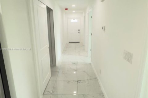 Villa ou maison à vendre à Fort Myers, Floride: 4 chambres, 145.48 m2 № 1942611 - photo 6