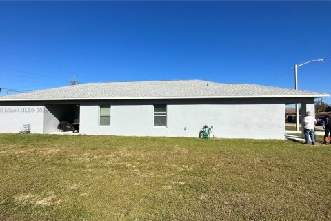 Villa ou maison à vendre à Fort Myers, Floride: 4 chambres, 145.48 m2 № 1942611 - photo 3