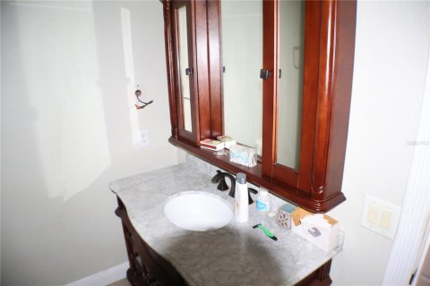 Condo in Titusville, Florida, 2 bedrooms № 2198164 - photo 22