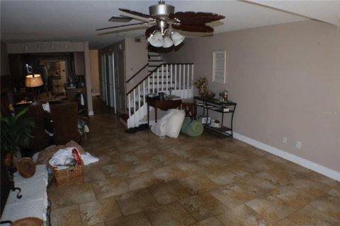 Condo in Titusville, Florida, 2 bedrooms № 2198164 - photo 4
