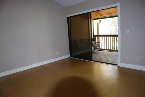 Condo in Titusville, Florida, 2 bedrooms № 2198164 - photo 19