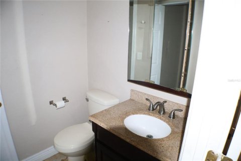 Condo in Titusville, Florida, 2 bedrooms № 2198164 - photo 13