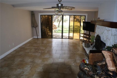Condo in Titusville, Florida, 2 bedrooms № 2198164 - photo 3