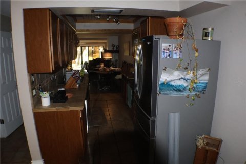 Condo in Titusville, Florida, 2 bedrooms № 2198164 - photo 7