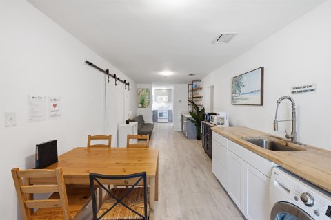 Casa en venta en Miami, Florida, 6 dormitorios, 112.5 m2 № 2250574 - foto 21