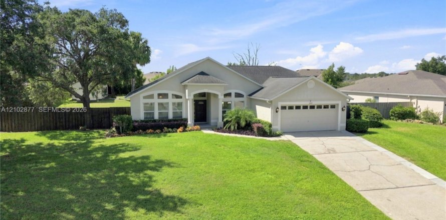 Villa ou maison à Clermont, Floride 4 chambres, 168.62 m2 № 2411978