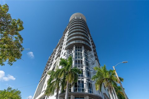 Condo in Miami, Florida, 3 bedrooms  № 1955399 - photo 24