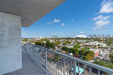 Condo in Miami, Florida, 3 bedrooms  № 1955399 - photo 13