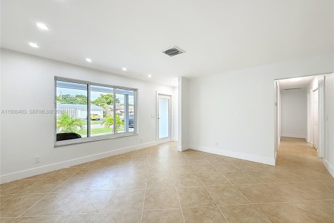 House in Hollywood, Florida 3 bedrooms, 150.97 sq.m. № 1990520 - photo 6