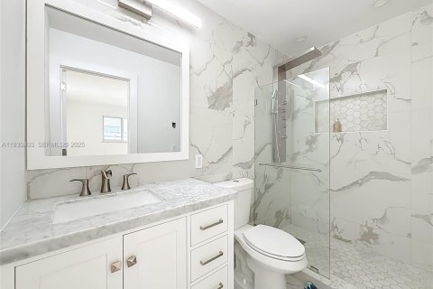 House in Hollywood, Florida 3 bedrooms, 150.97 sq.m. № 1990520 - photo 24