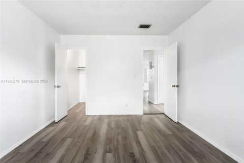 Condominio en alquiler en Fort Lauderdale, Florida, 2 dormitorios, 92.9 m2 № 2049148 - foto 15