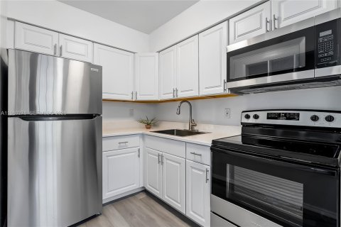 Condominio en Fort Lauderdale, Florida, 2 dormitorios  № 2049148