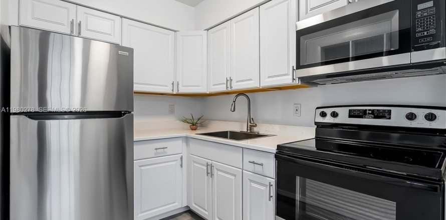 Condominio en Fort Lauderdale, Florida, 2 dormitorios  № 2049148