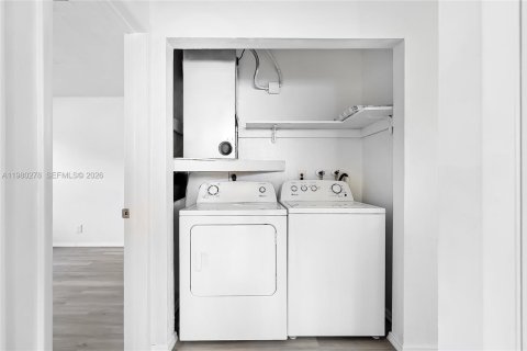 Condominio en alquiler en Fort Lauderdale, Florida, 2 dormitorios, 92.9 m2 № 2049148 - foto 17