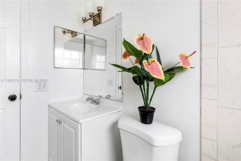 Condominio en alquiler en Fort Lauderdale, Florida, 2 dormitorios, 92.9 m2 № 2049148 - foto 13