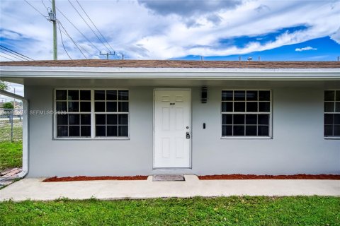 Condominio en alquiler en Fort Lauderdale, Florida, 2 dormitorios, 92.9 m2 № 2049148 - foto 19