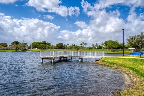 Condominio en alquiler en Fort Lauderdale, Florida, 2 dormitorios, 92.9 m2 № 2049148 - foto 27