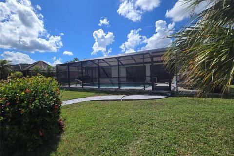House in Punta Gorda, Florida 3 bedrooms, 176.98 sq.m. № 2420390 - photo 2