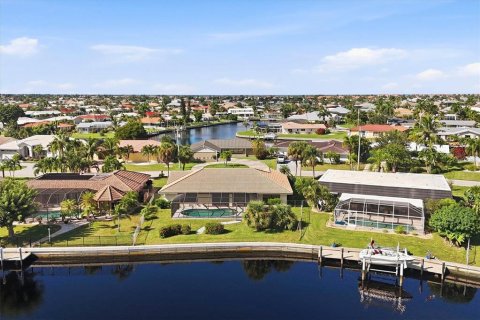 House in Punta Gorda, Florida 3 bedrooms, 176.98 sq.m. № 2420390 - photo 29