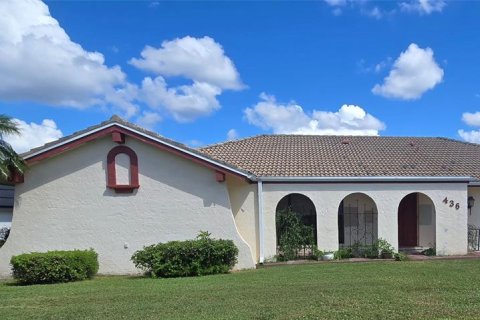 House in Punta Gorda, Florida 3 bedrooms, 176.98 sq.m. № 2420390