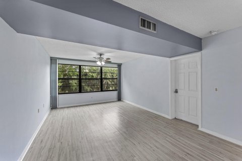 Condo in Boca Raton, Florida, 2 bedrooms  № 2247962 - photo 11