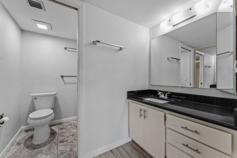 Condo in Boca Raton, Florida, 2 bedrooms  № 2247962 - photo 14