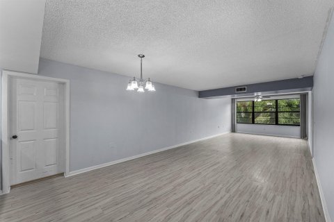 Condo in Boca Raton, Florida, 2 bedrooms  № 2247962 - photo 10