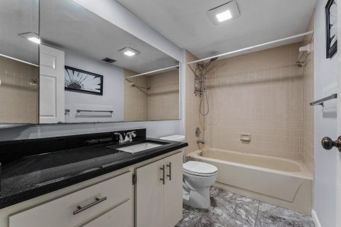 Condo in Boca Raton, Florida, 2 bedrooms  № 2247962 - photo 19