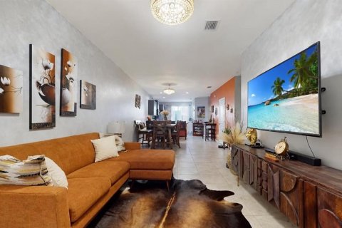 Adosado en venta en Homestead, Florida, 4 dormitorios, 178 m2 № 2217370 - foto 3