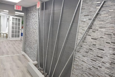 Immobilier commercial à vendre à Miami, Floride № 1981783 - photo 14