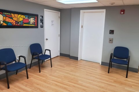 Immobilier commercial à vendre à Miami, Floride № 1981783 - photo 10